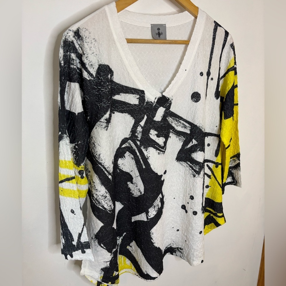 Inoah Waffle Cyrus Abstract Print V-Neck Women's Top - Picture 7 of 7